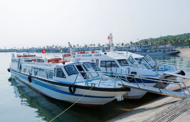 High speed boat from Tuan Chau to Cat Ba